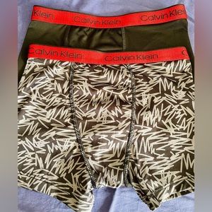New Set of 2 Boys Calvin Klein Boxer Briefs; Sz: M (8/10)